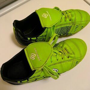 Dream pairs Big Kids Outdoor Soccer Cleats Lime Green Size 5